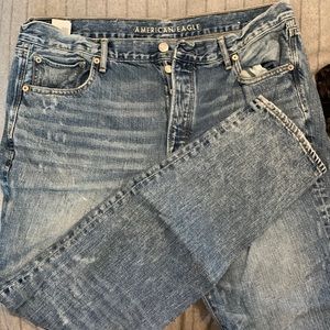 American Eagle HiRise GF Distressed Jeans 16